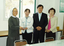 서초구약, 정신지체·무의탁노인에 약손사랑