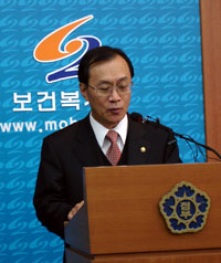 복지부-시민단체, 건보료 3.9% 희비교차