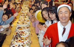 이승우사장, 산타클로스 변신 선물증정 화제