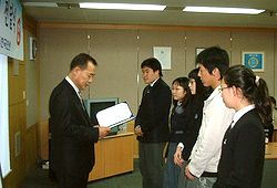 한국얀센, 중고생 115명에 장학증서 전달