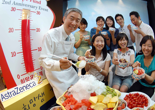 AZ 이승우 사장, 1일 팥빙수 판매원 변신