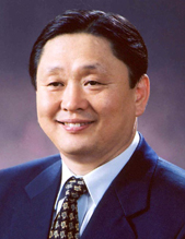유나이티드 강덕영 사장, 외대 총동문회장