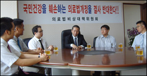의협, 의대생 준회원 자격부여 추진
