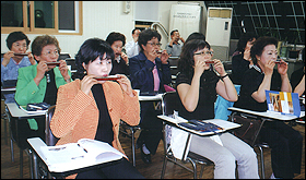 마포구약, 매주 금요일 하모니카 강좌 진행