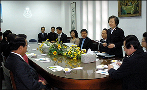 서울시약·종로구약, 구세군에 챕스틱 기증