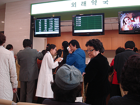 서울성모, 개원 첫날 처방발행기 고장 '진땀'