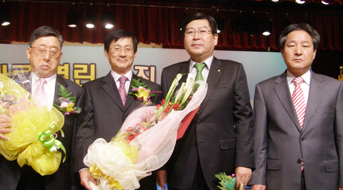 주철재·김대성 대표 보건의날 부산시장 표창