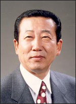 어준선 회장, 희귀의약품센터에 성금 전달
