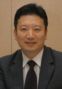 의사출신 손지웅씨, 아시아 의학고문 영전