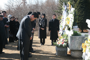 종근당, 이종근 선대회장 17주기 추도식
