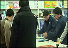 "카운터는 약 팔고 약사는 조제실서 영화 감상"