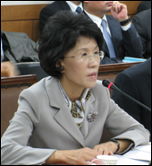진수희 장관 "카바수술 논란 12월 최종 결론"
