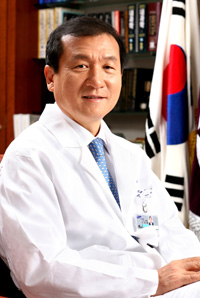 이종철 삼성의료원장, 성대 의무부총장 재임