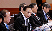약국 판매규제 완화·의사 복수의원 개설 허용 추진
