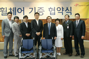 현대카드, 한림대성심병원에 휠체어 기증