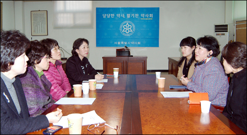 "약국 전산원도 확보하고 여성가장도 지원"