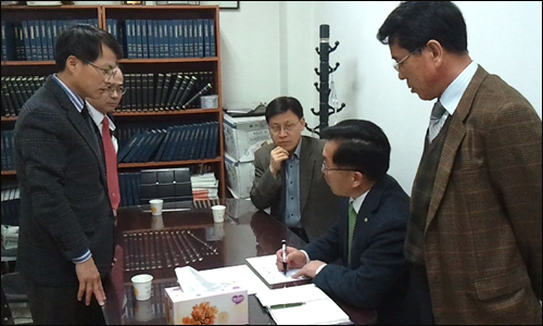"일반약 약국외 판매 임박"…최악의 위기상황
