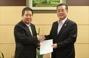 약대교수 246명 일괄 신상신고…약사회 반색
