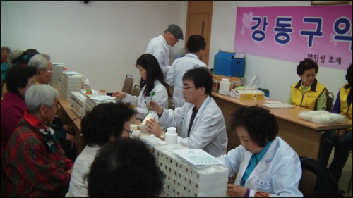 강동구약, 노인 291명 대상 무료투약 봉사
