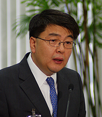 "영리병원 제한적 허용…슈퍼판매 약사회와 대화"
