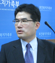 최희주 국장 "진료의사 실명제 도입 거의 확정 단계"