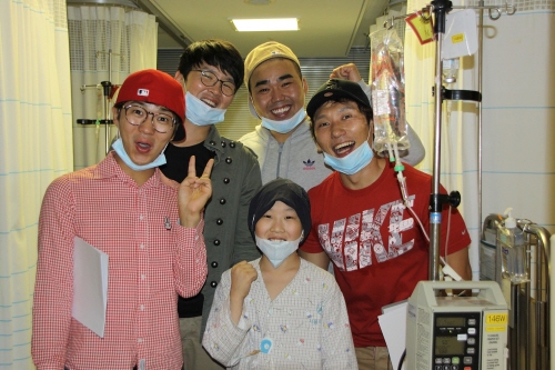 윤형빈 등 연예인들, 아산병원 소아암병동 방문
