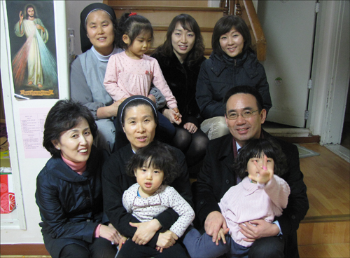 서초구약, 연말 복지원 방문해 사랑의 손길 전해

