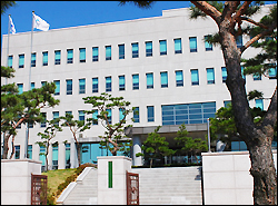 리베이트 수사가 복지부 간부 비위혐의로 확대
