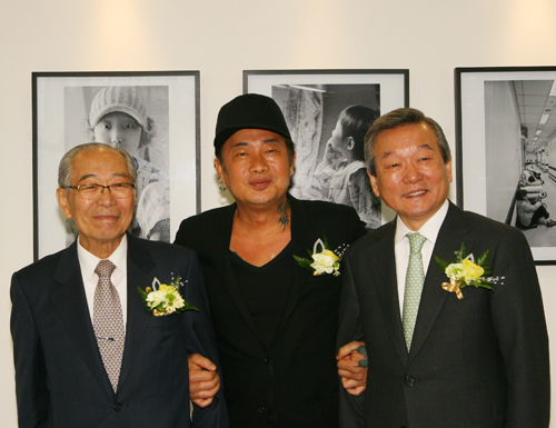 사진작가 김중만, 서울대병원에 재능기부