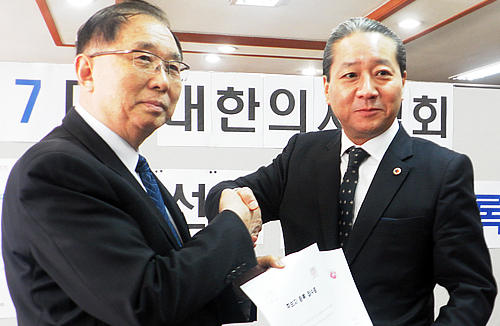 의협회장 선거 본격화…주수호 전 회장 후보 등록
