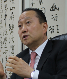 윤석근 이사장 "거취 문제, 제약원로 결정에 따른다"
