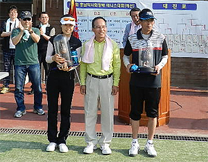 충남도약 테니스대회서 오왕진-김애진 팀 우승