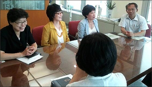 "패션가운 입은 약사도 몰래 촬영"…몰카 고발 도넘어