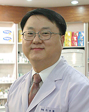이진희 "선거 불출마"…성대, 김대업 원장으로 정리