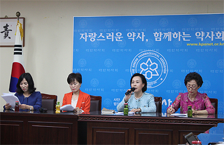 전국여약사 송도 집결…대선후보들, 선물상자 풀까?