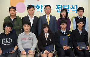 용인시약 "학생들에게 꿈과 희망을"…장학금 지원