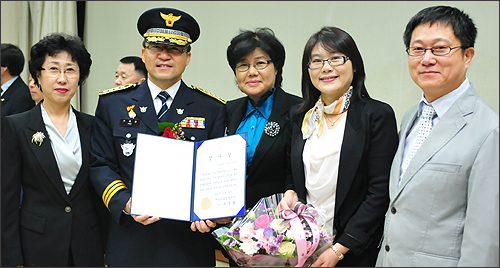 마포구약 양덕숙 회장, 경찰의 날에 감사장 받아 

