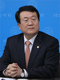 박인춘, 조찬휘 후보 선거규정 위반 선관위 제소