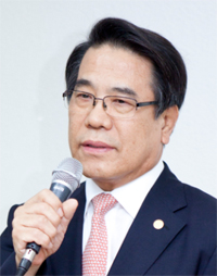조찬휘 회장 오늘 취임…이사증원 정관개정에 사활