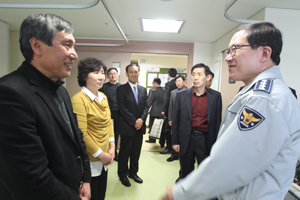 이성한 경찰청장, 경찰병원 위로 방문