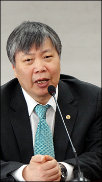 윤창겸 의협부회장 사퇴…토요가산 책임론 여파