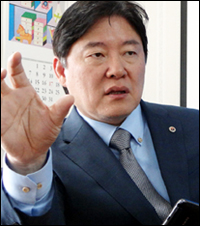 노환규 회장 "대면진료 대체하는 원격진료 반대"