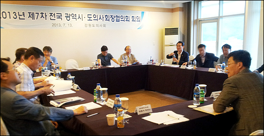 초대받지 못한 손님 노환규, 회장단 면담 '3전4기'