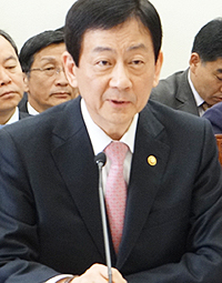 대선공약은 일종의 선거 캠페인이라더니…