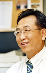 스티븐 호킹 '루게릭병' 치료 실마리 찾았다