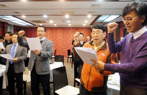 의사들 "말 뿐인 투쟁은 그만…쇼 아닌것 보여 달라" 