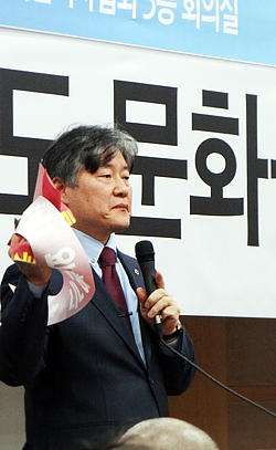 노환규 "관치의료 없애자"…투쟁동참 눈물 호소