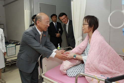 문형표 복지부장관, 일산 보호자없는 병원 방문