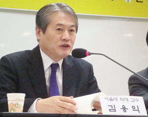 "본 받으려 말아라…의료영리화는 나쁜 정책이다"