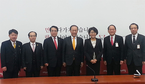 약사회, 황우여 대표에 법인약국 문제점 전달